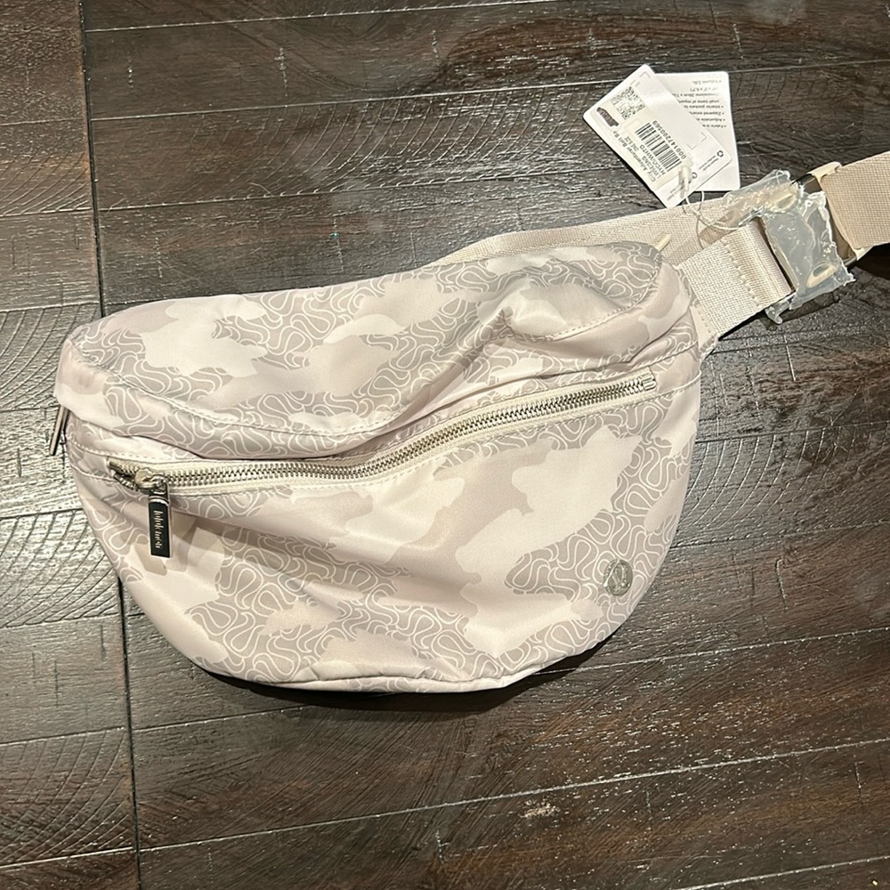 City Adventure Belt Bag